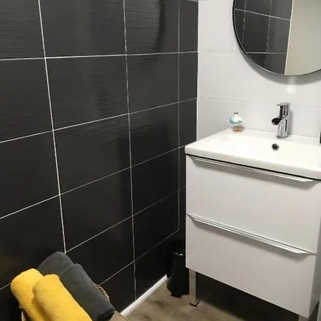 Comfortable 28 M Cocoon In Apartment *
