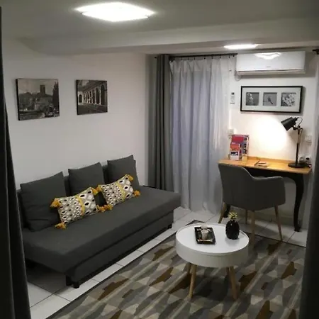 Comfortable 28 M Cocoon In Apartment